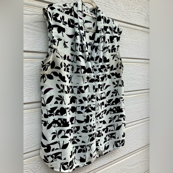 Halogen Sleeveless V-Neck Blouse Shirt Top Semi Sheer Black Gray Leaves l or m - Picture 5 of 7